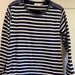 Vineyard Vines sweatshirt